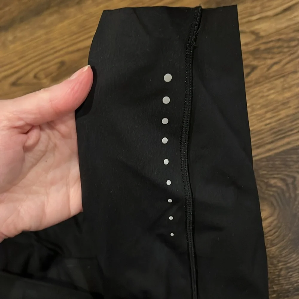 Lululemon size 8 Swift Speed HR Tight 23” Excellent